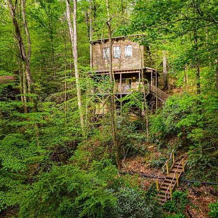 Villa The Treehouse - Rocking Chair Deck With Hot Tub Below, Walking Distance To Downtown Helen, Sleeps 5